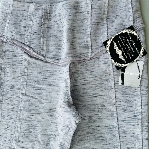 New with tags! FREE PEOPLE MOVEMENT Hybrid Legging in GREY Size XS - Picture 6 of 16